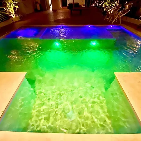 Casa De La Cuarta Guayacan Blue Bed & Breakfast *