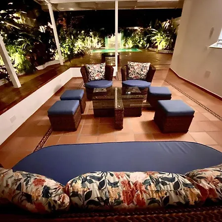 Casa De La Cuarta Guayacan Blue Bed & Breakfast